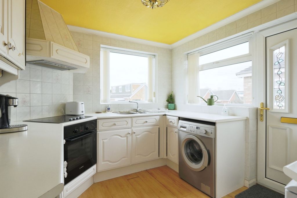 Property photo 3 of 13 3893688