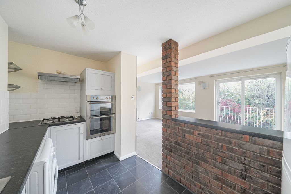 Property photo 1 of 13 1371497-11-68F8A1...