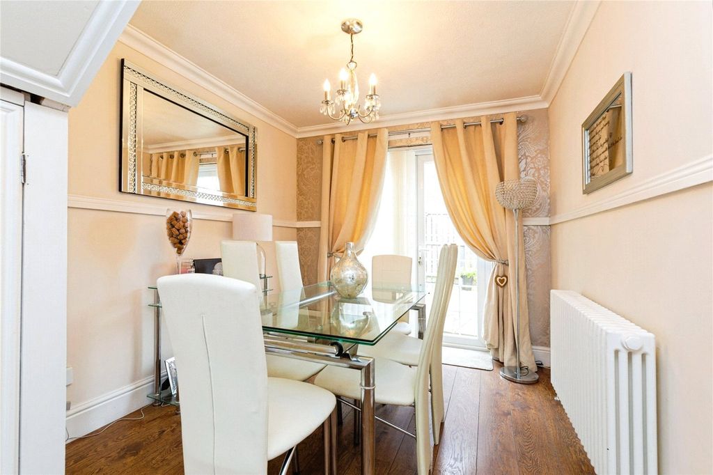 Property photo 3 of 19 Picture No. 02