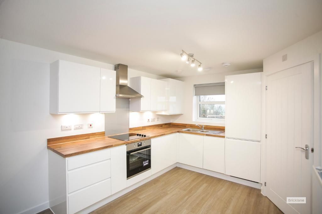 Property photo 3 of 13 Kitchen