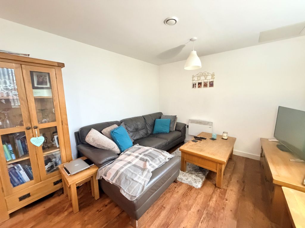 Property photo 2 of 9