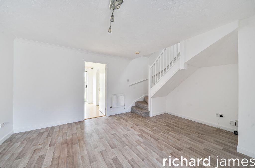 Property photo 3 of 14 B92Fc09843F94289B7293489c4965B6d
