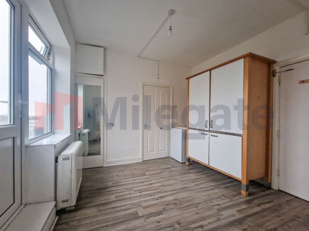 Property photo 2 of 6 Photo 2