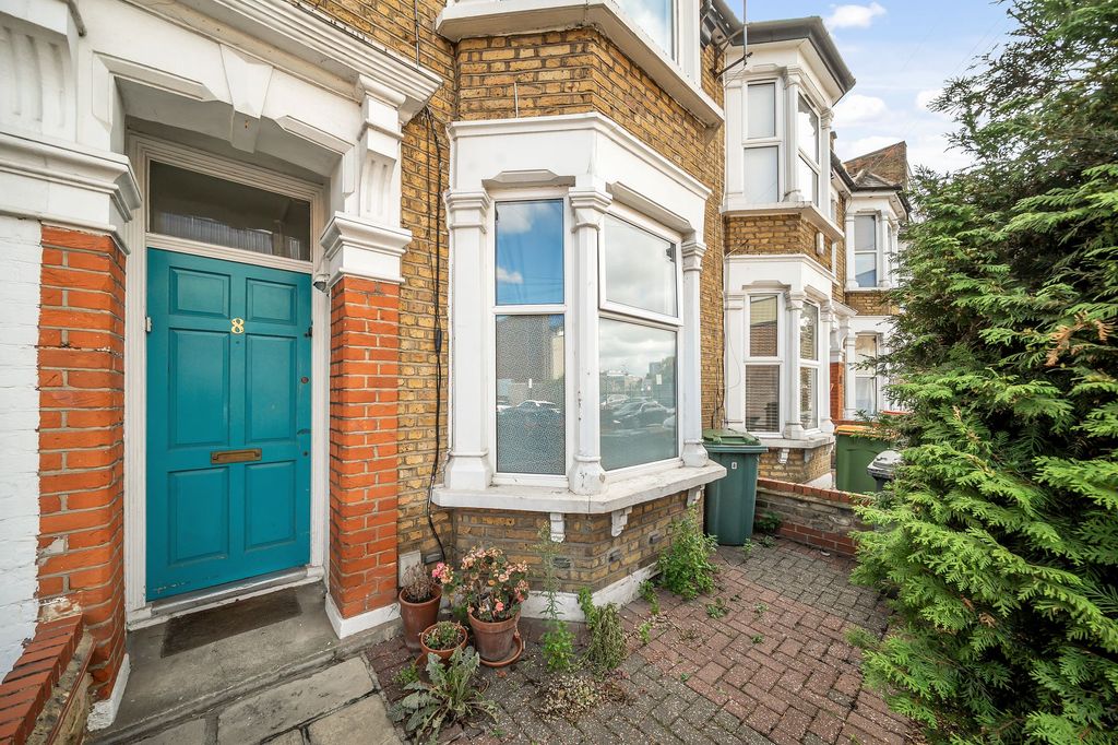 Property photo 2 of 17