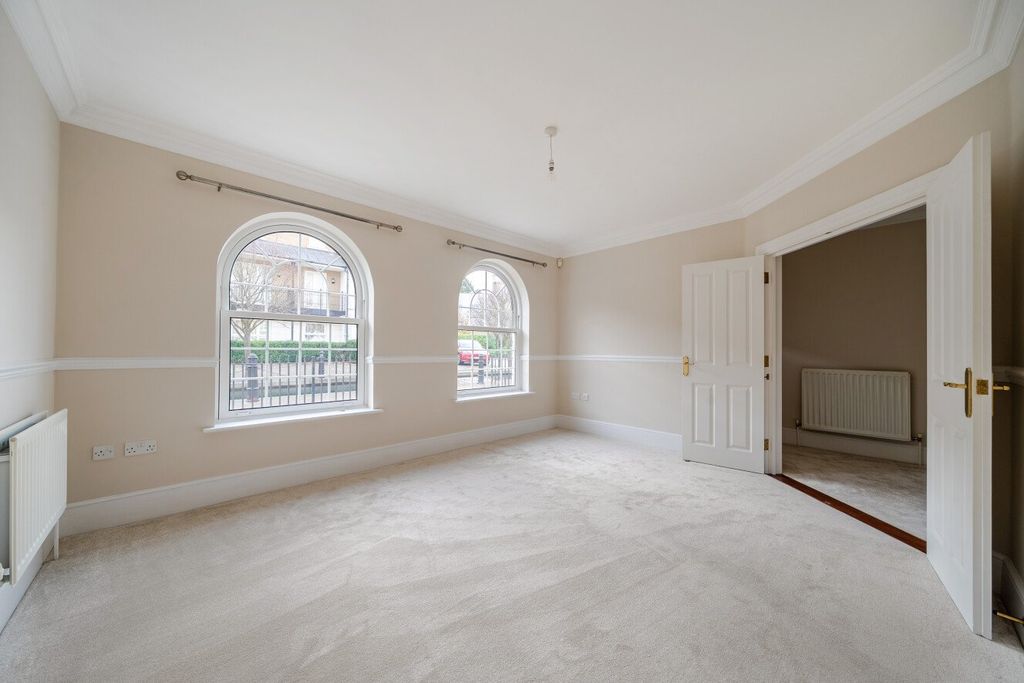 Property photo 2 of 18 Picture No. 13