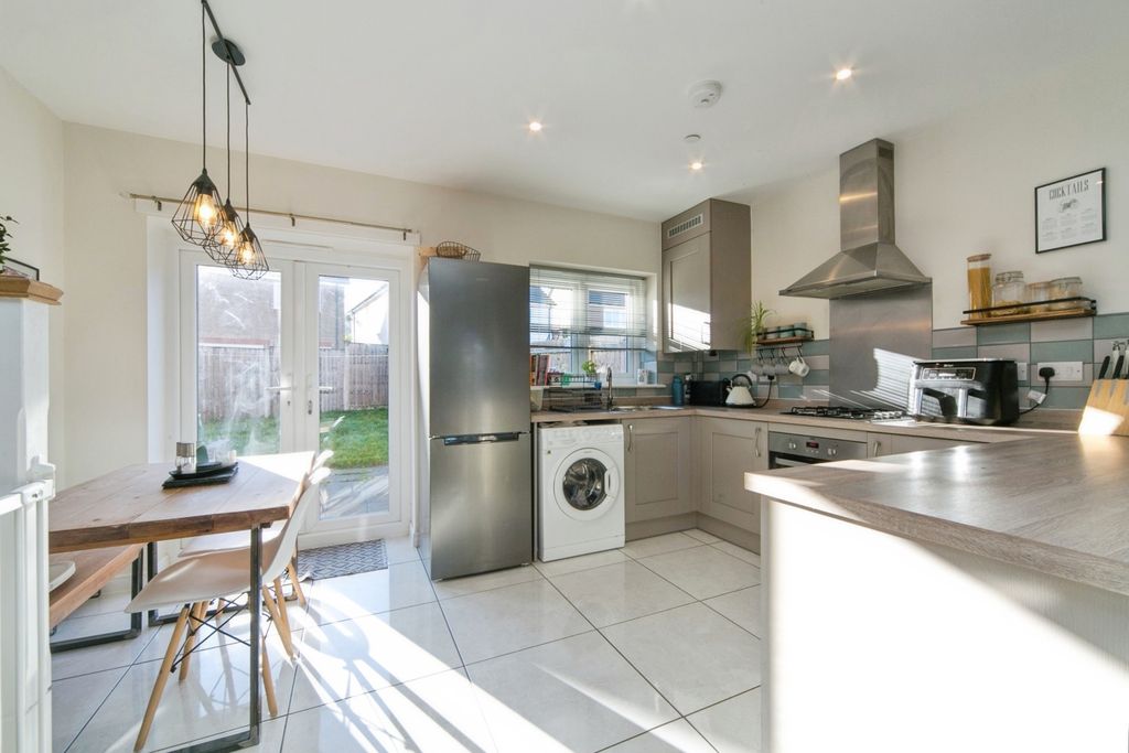 Property photo 3 of 18 Pbox-Img.Jpg