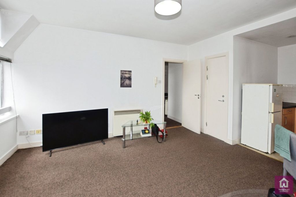 Property photo 3 of 11 Picture No. 29