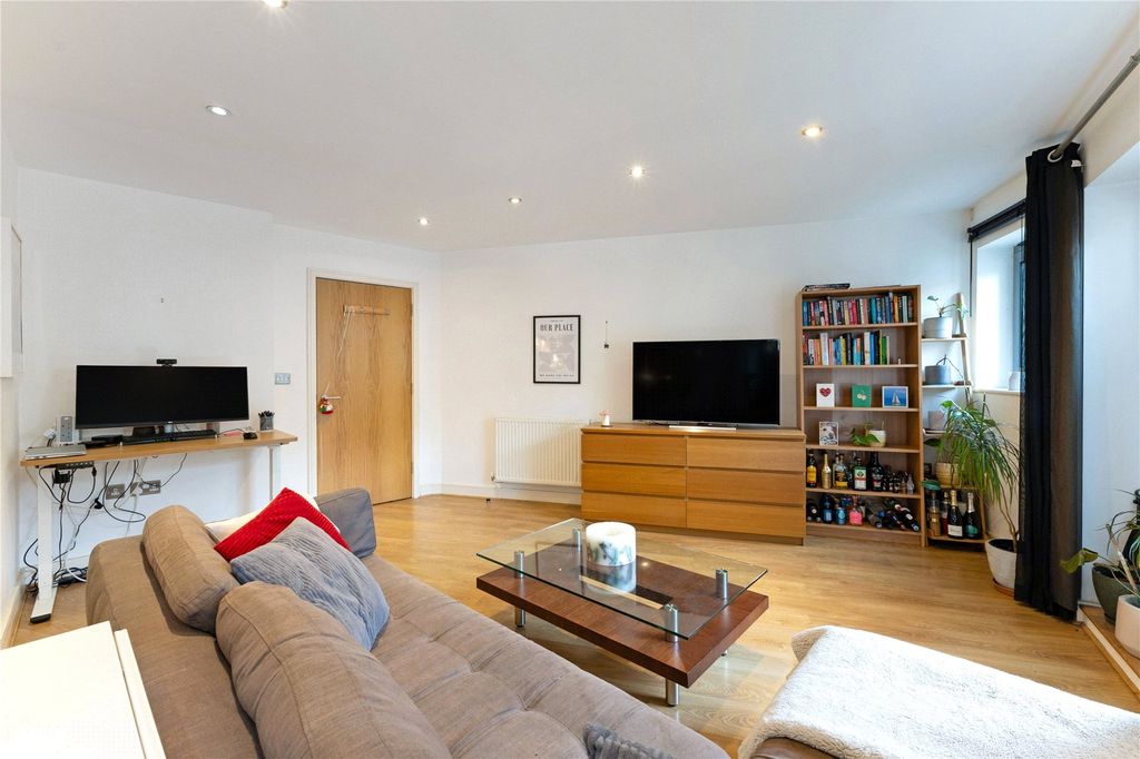 Property photo 1 of 14 Picture No. 04