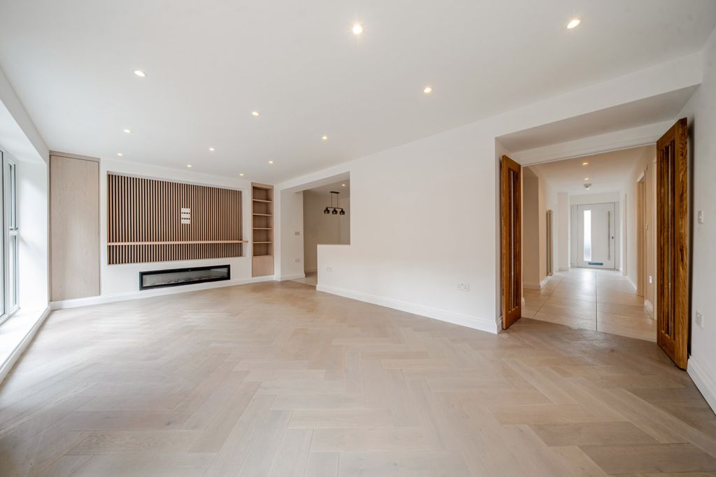 Property photo 1 of 21 1469620-7-6A21565...