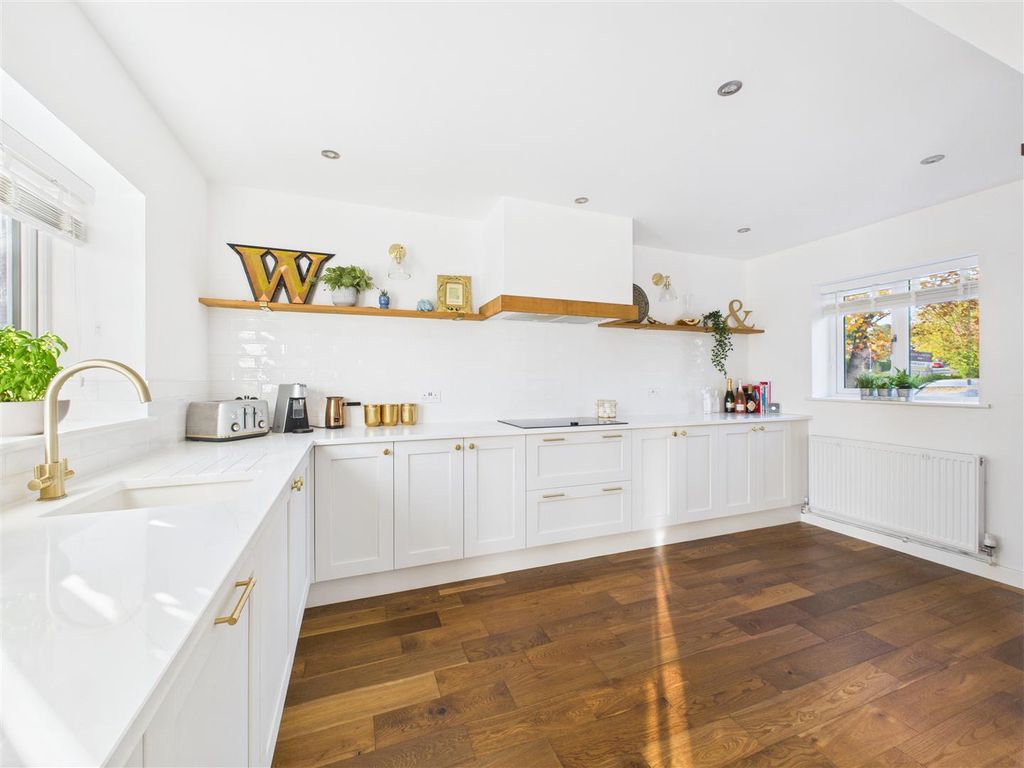 Property photo 2 of 32 Dining Kitchen 3.Jpg