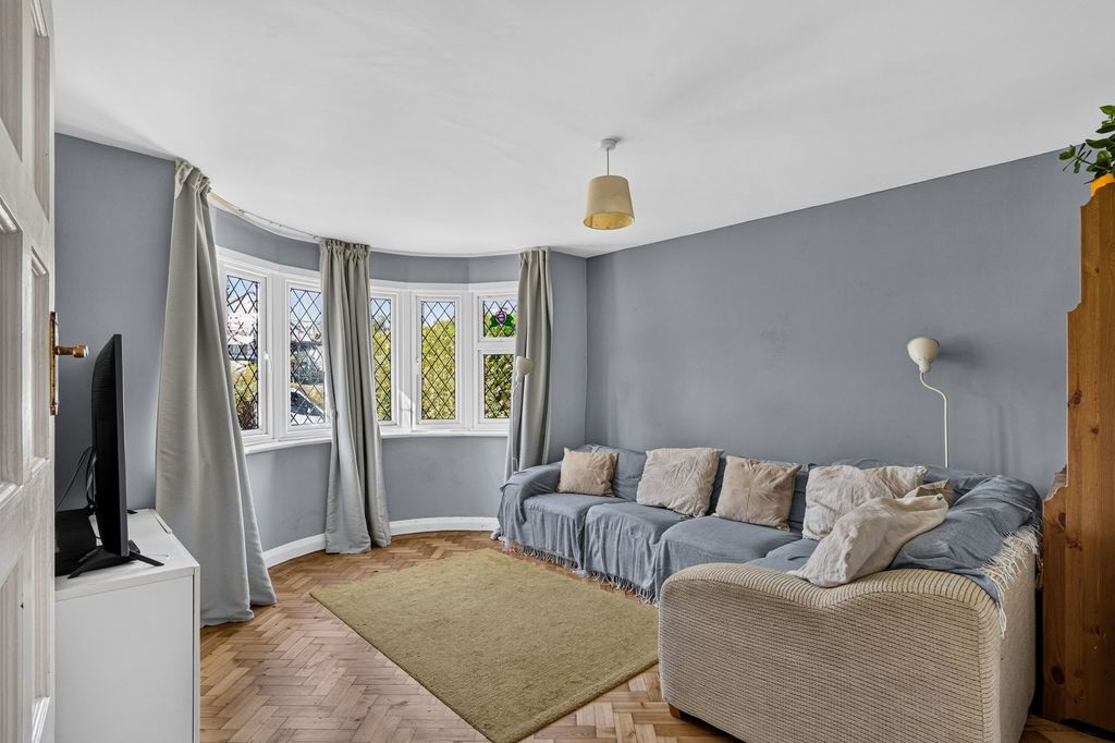 Property photo 2 of 36