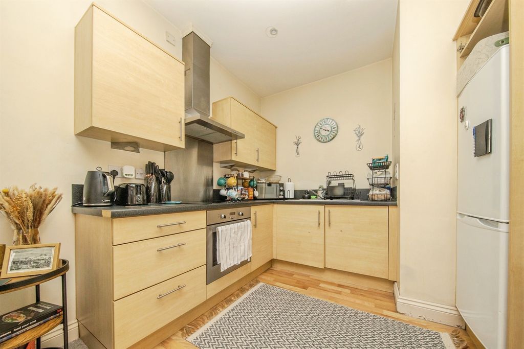 Property photo 2 of 13