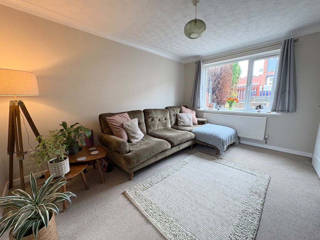 Property photo 2 of 32