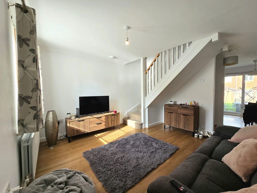 Property photo 2 of 20