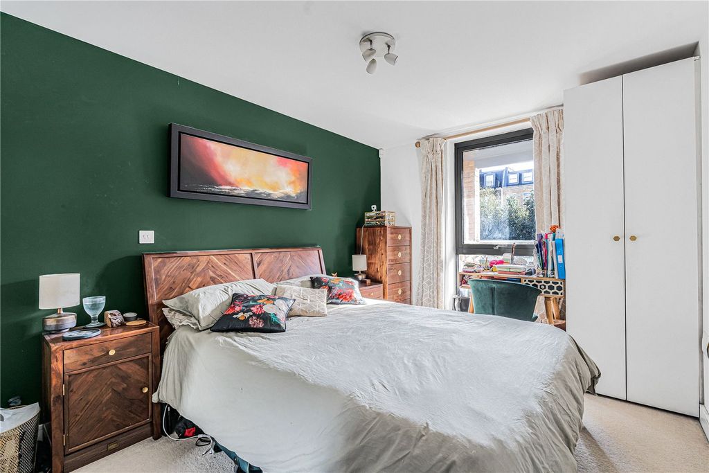 Property photo 3 of 14 Bedroom