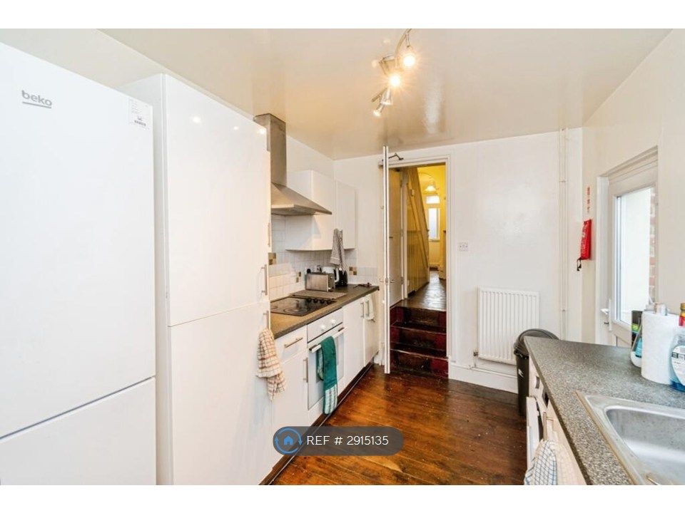 Property photo 2 of 13 Kitchen