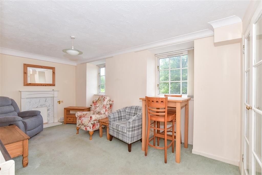 Property photo 3 of 6 Lounge/Diner
