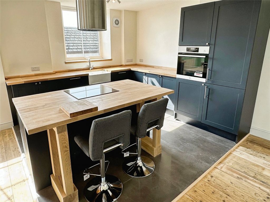 Property photo 3 of 12 Picture No. 05