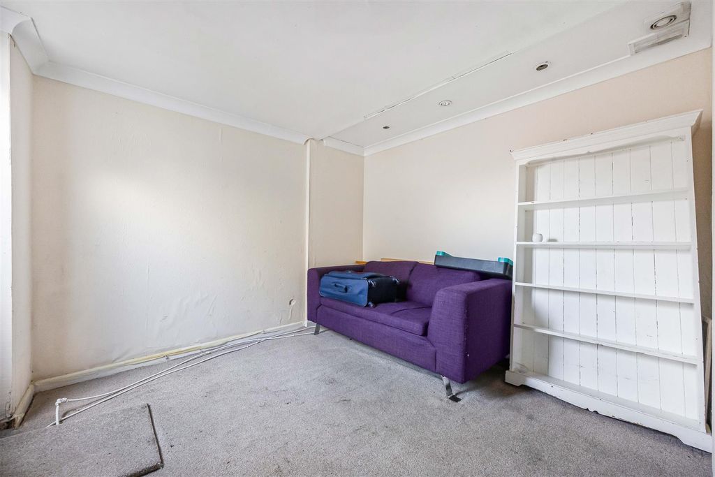 Property photo 2 of 15 16_66968.Jpg