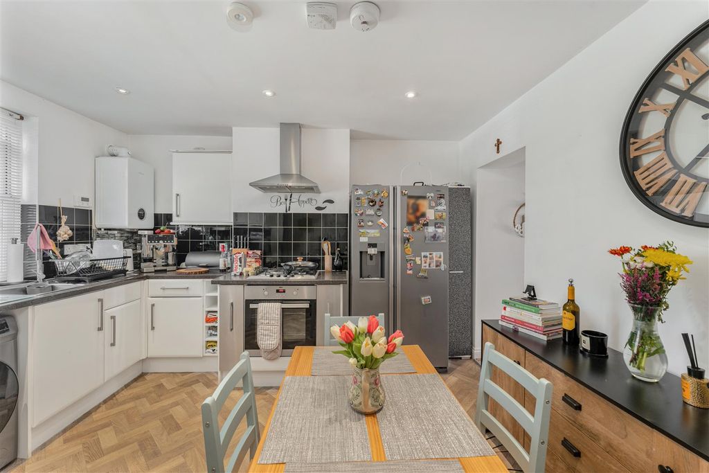 Property photo 3 of 13 Myrtle Cottage, West Street, Banbury-5.Jpg