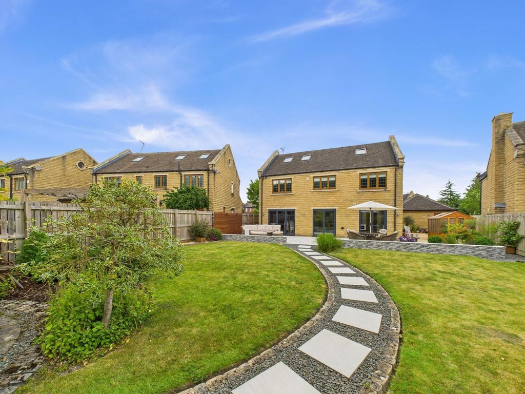 Property photo 1 of 25 Rear Garden