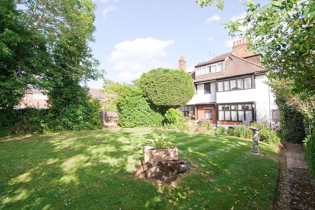 Property photo 2 of 17