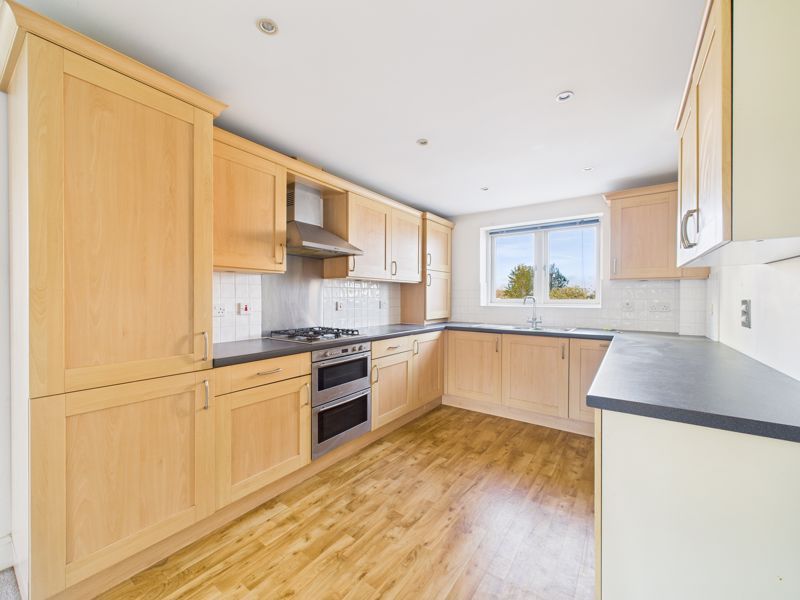 Property photo 3 of 9 Photo 4