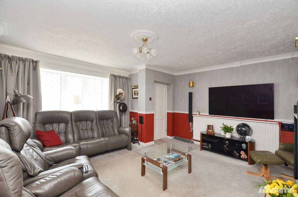 Property photo 2 of 26