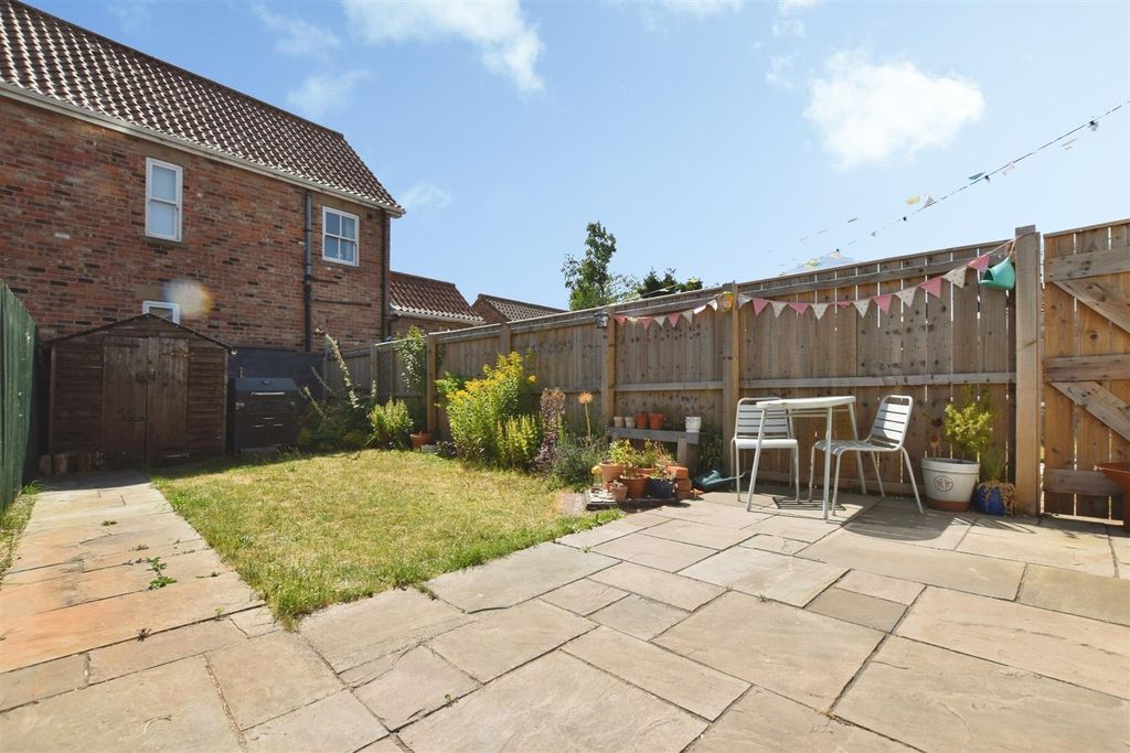 Property photo 3 of 20 Gardens