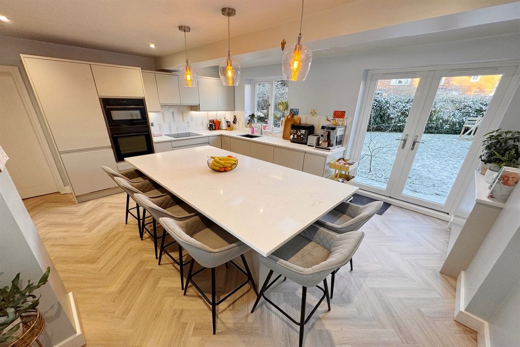 Property photo 2 of 15 Kitchen Breakfast Room