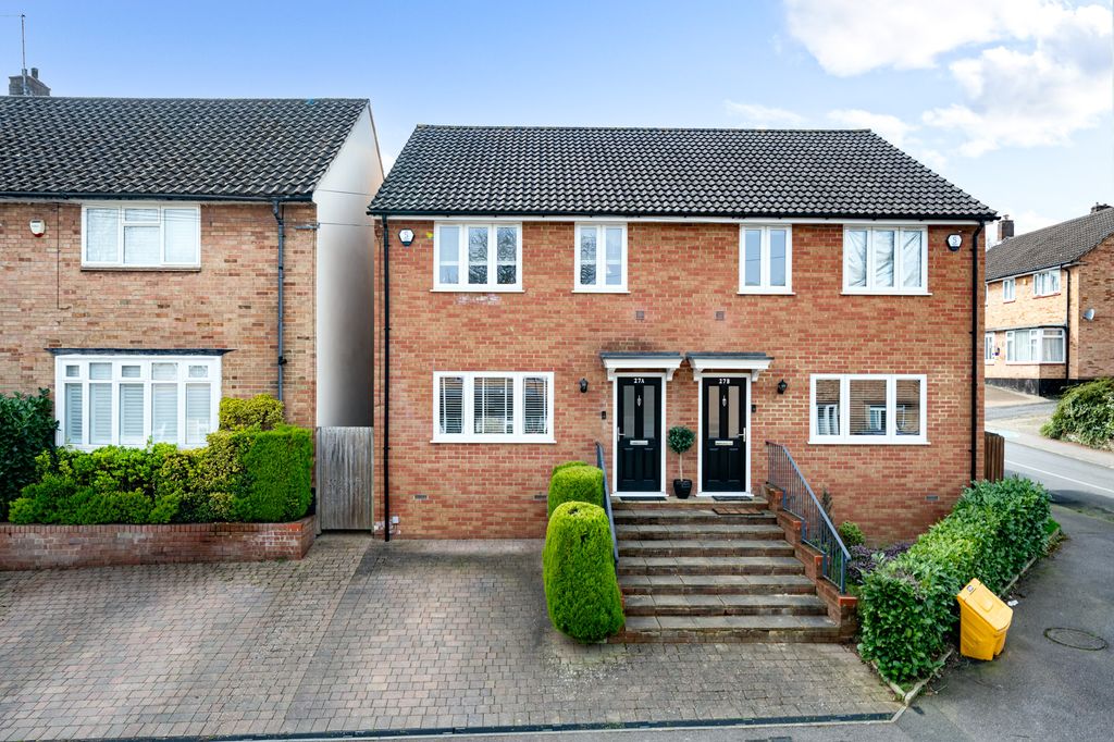 Property photo 1 of 17 27A-Spring-Lane-6