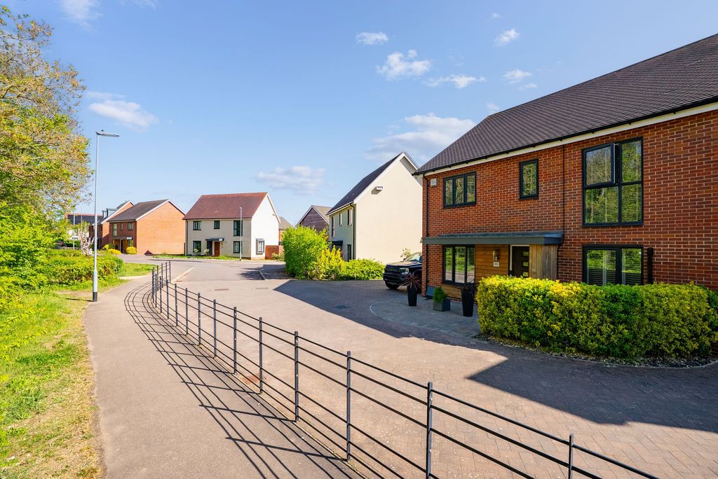 Property photo 2 of 22