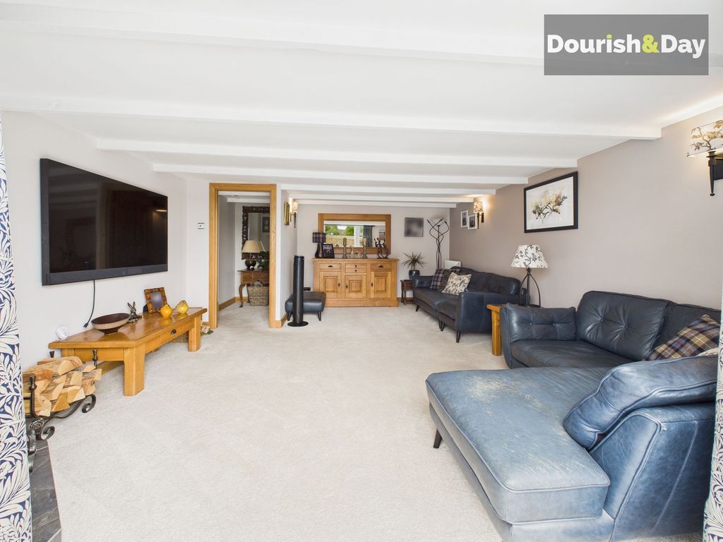 Property photo 3 of 27