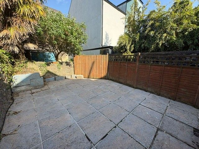 Property photo 2 of 8 Garden