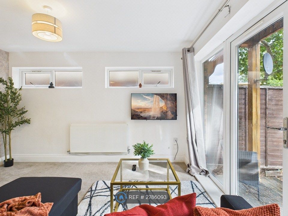 Property photo 3 of 27