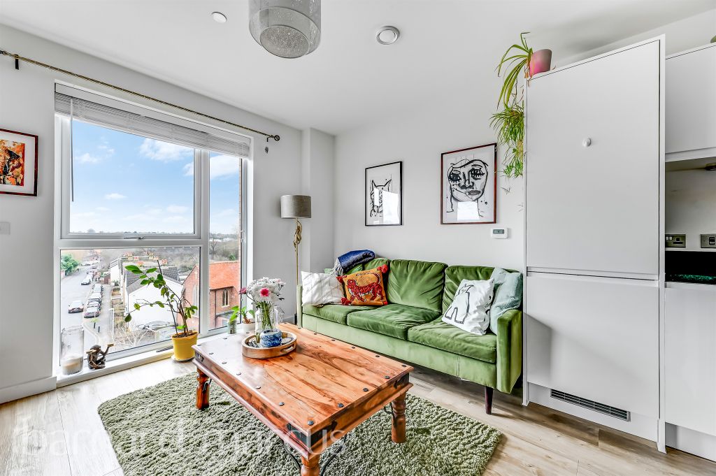 Property photo 1 of 9