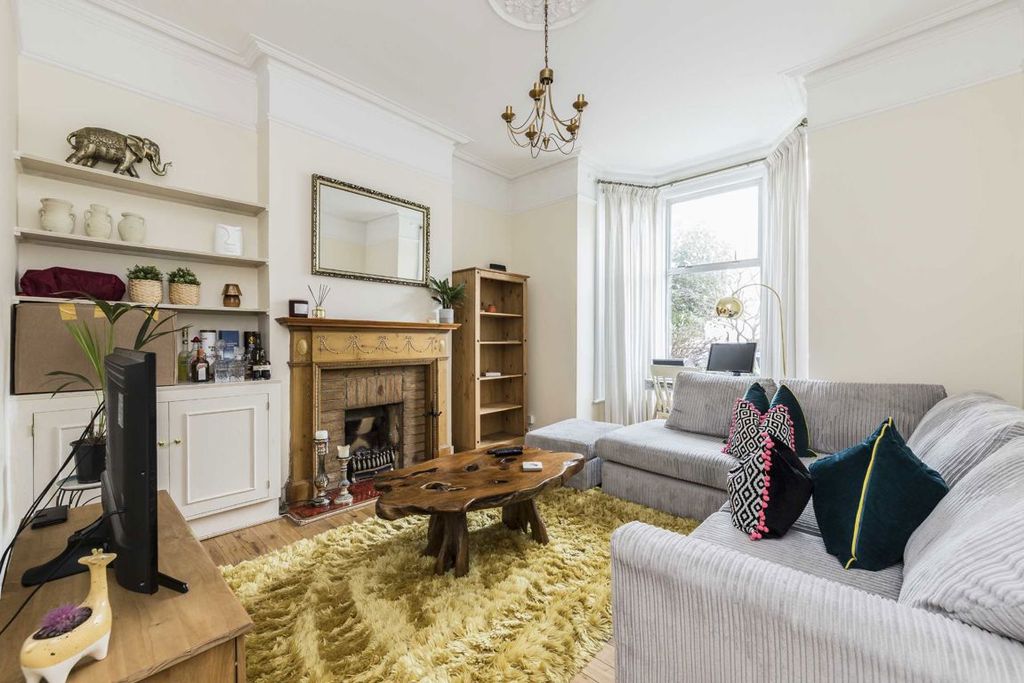 Property photo 2 of 6