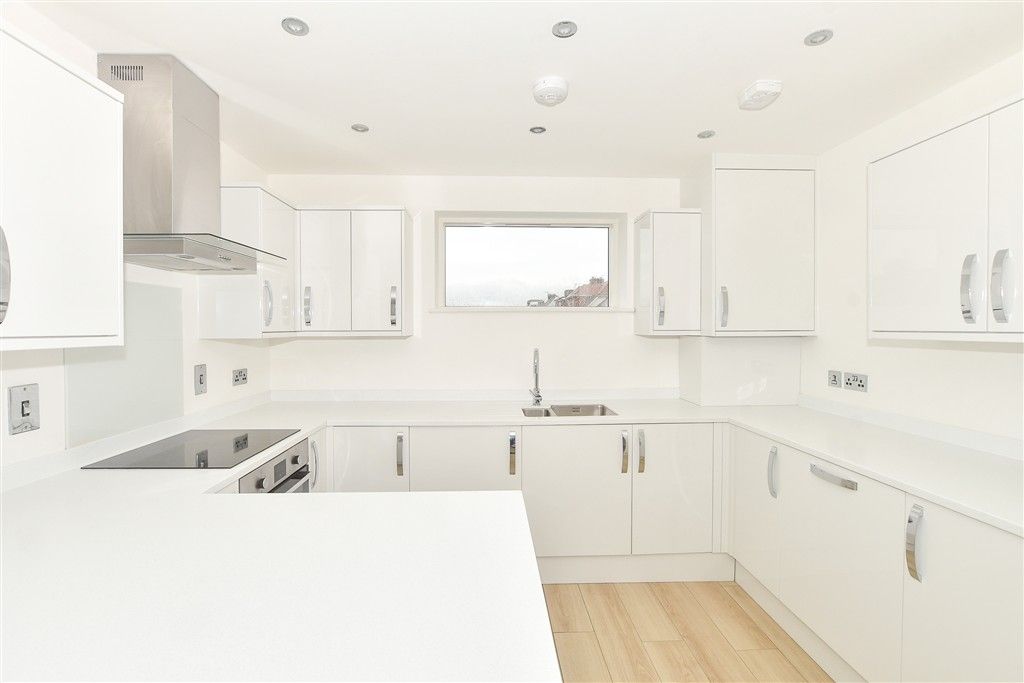 Property photo 2 of 10 Lounge/ Kitchen