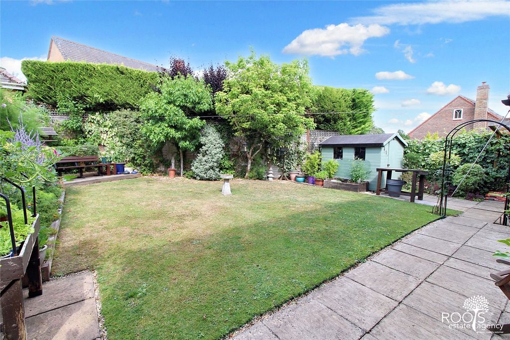 Property photo 2 of 19 Garden