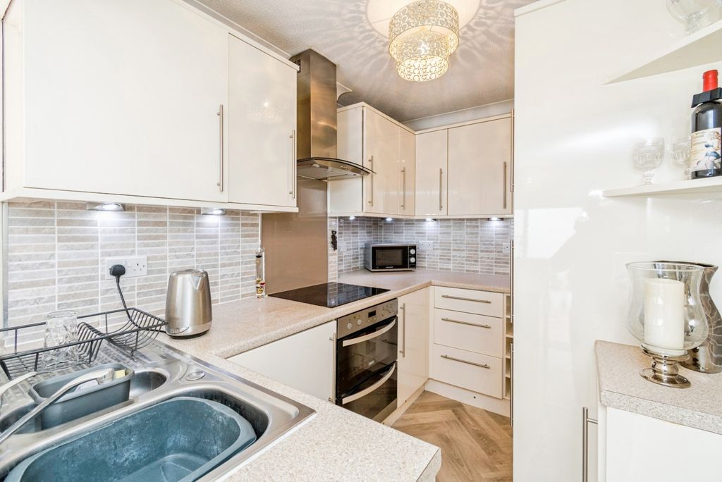 Property photo 3 of 15 Pbox-Img.Jpg