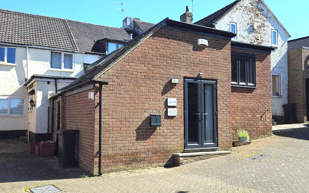 Property photo 1 of 8 Front