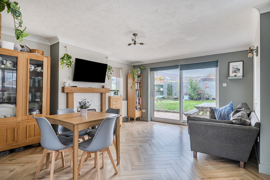 Property photo 2 of 23