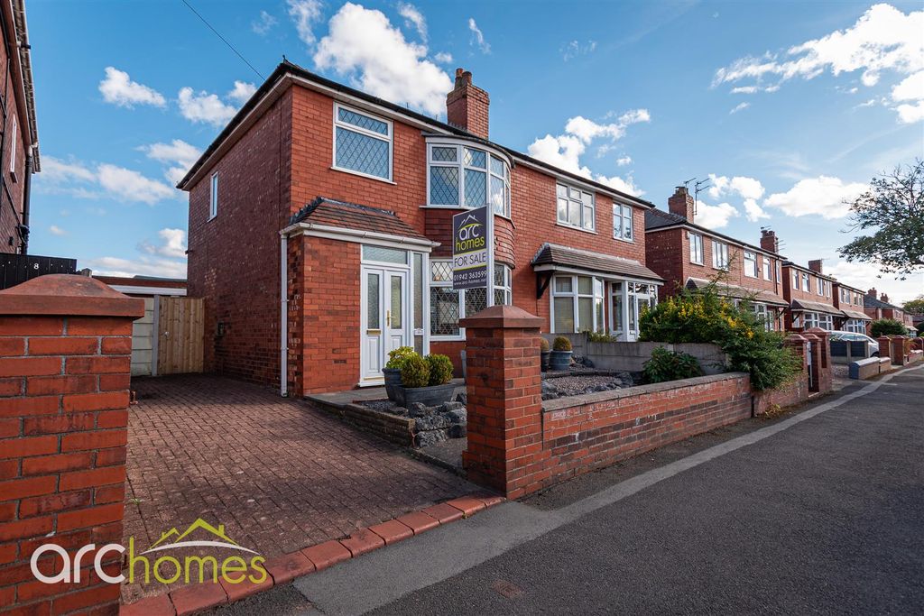 Property photo 1 of 18 Lambeth-16.Jpg