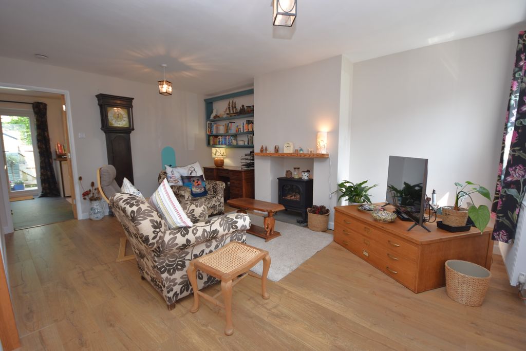 Property photo 3 of 16