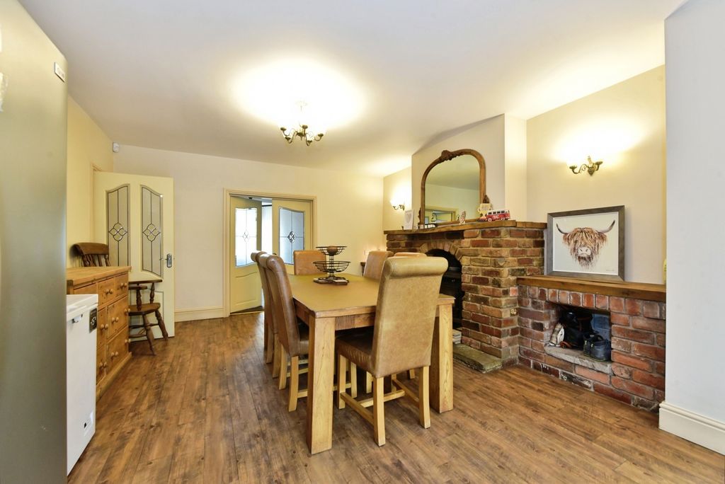 Property photo 3 of 40 Pbox-Img.Jpg