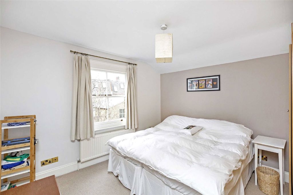 Property photo 3 of 11 Photo