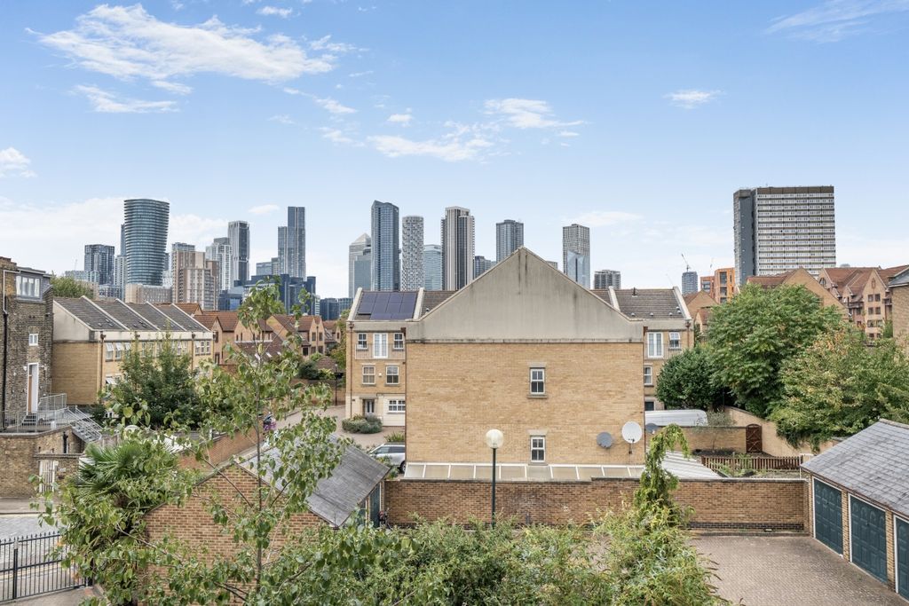 Property photo 2 of 21 1360462-10-68d6c2...