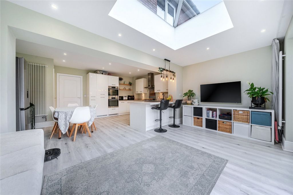 Property photo 2 of 23 Picture No. 08