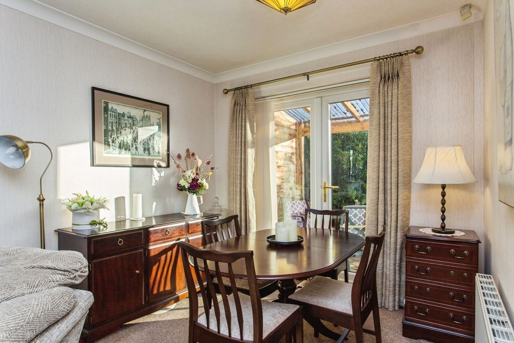 Property photo 3 of 23 Dining Room