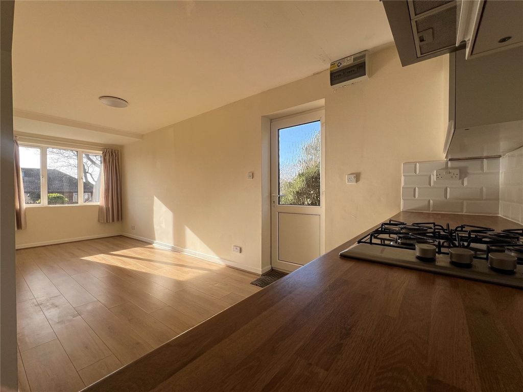 Property photo 2 of 11 Kitchen/Dining Room